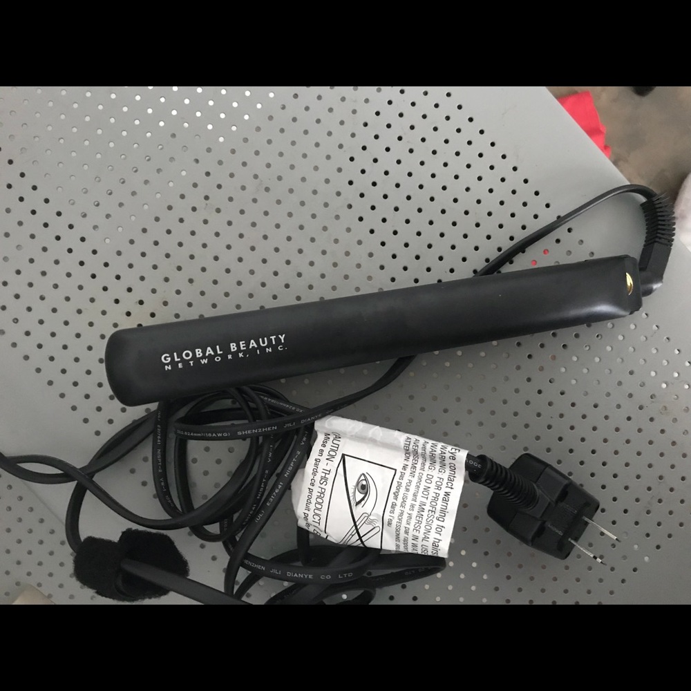 CHI Straightener (SOLD)